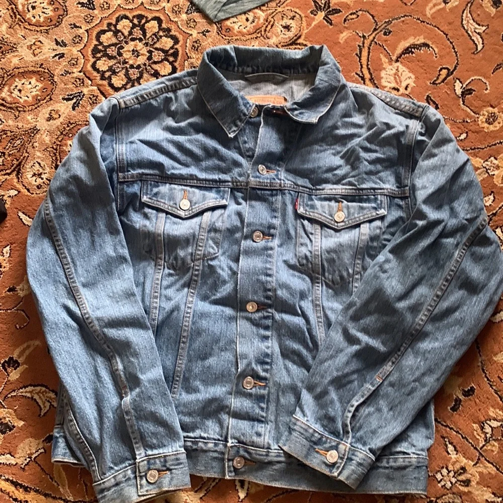 Vintage Levi’s jean jacket - Picture 2 of 7